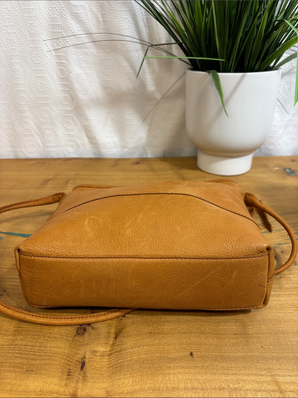 Margot New York Derby crossbody bag in soft leather cognac color - Picture 6 of 10